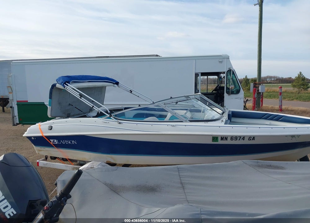 1993 LARSON RUNABOUT 19FT VIN: LAR34290F293
