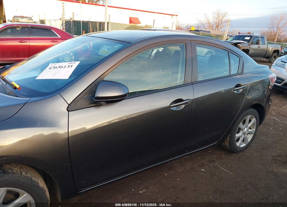 2011 MAZDA 3 I TOURING VIN: JM1BL1VF8B1455632