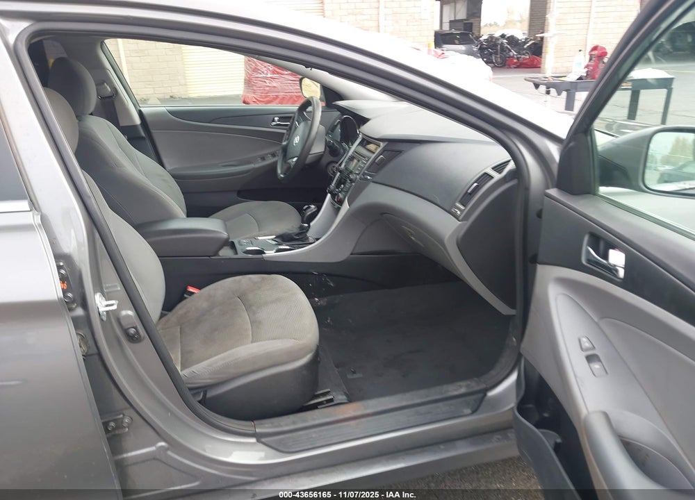 2013 HYUNDAI SONATA GLS VIN: 5NPEB4AC5DH575591