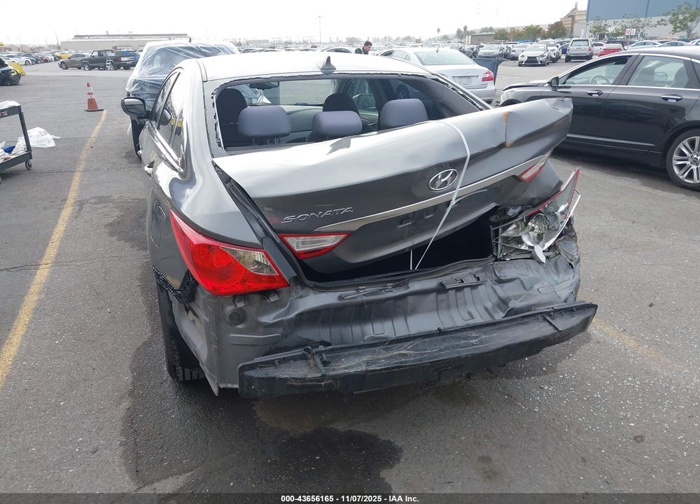 2013 HYUNDAI SONATA GLS VIN: 5NPEB4AC5DH575591