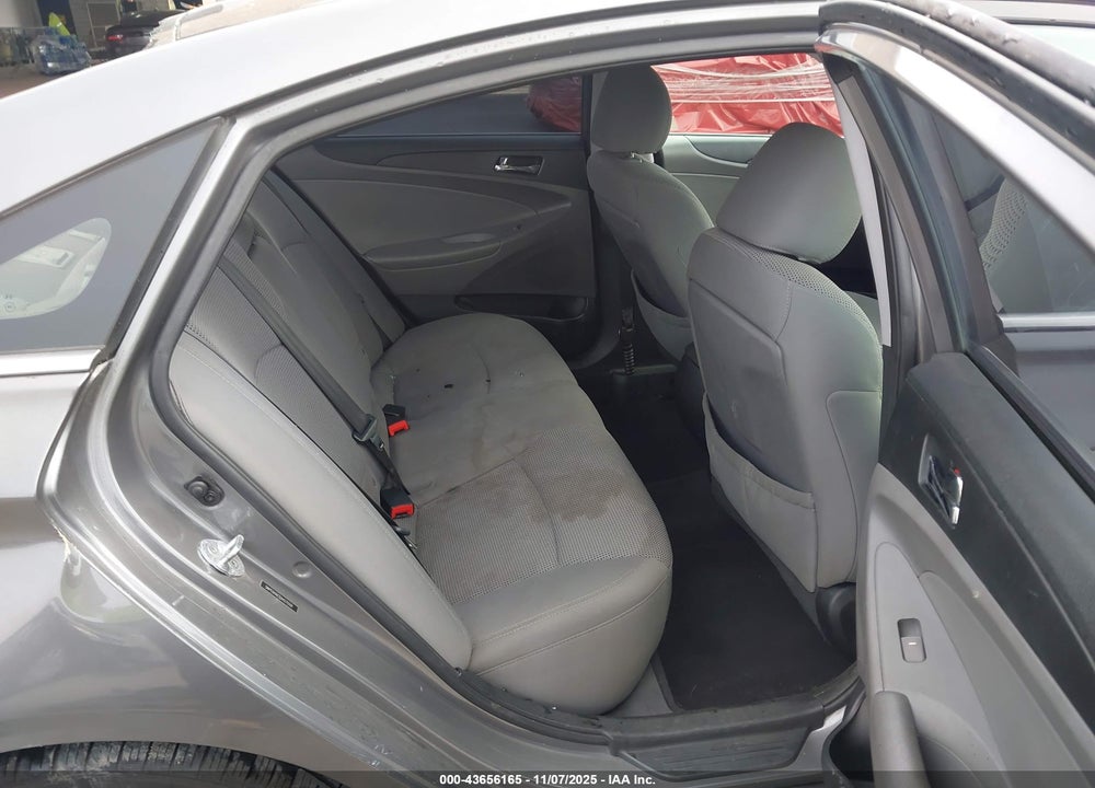 2013 HYUNDAI SONATA GLS VIN: 5NPEB4AC5DH575591