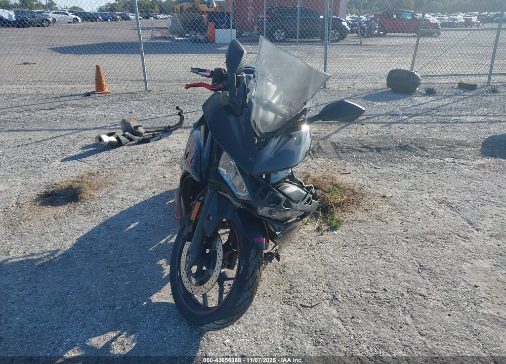 2015 YAMAHA YZFR3 VIN: MH3RH06Y5FK004394