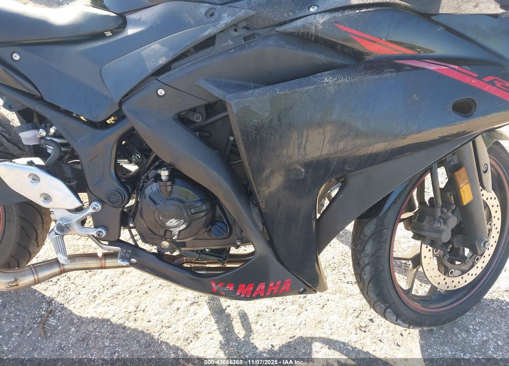 2015 YAMAHA YZFR3 VIN: MH3RH06Y5FK004394