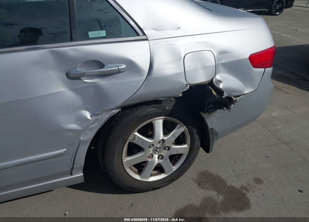 2005 HONDA ACCORD 3.0 EX VIN: 1HGCM66585A051384