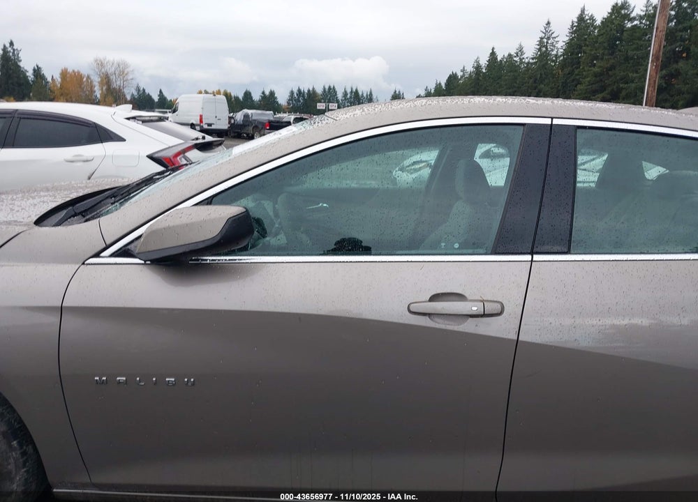 2022 CHEVROLET MALIBU FWD LT VIN: 1G1ZD5ST8NF136681