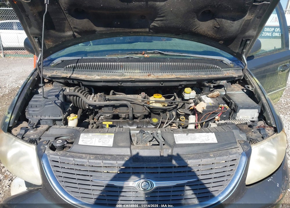 2003 CHRYSLER TOWN & COUNTRY LIMITED VIN: 2C8GT64LX3R268253