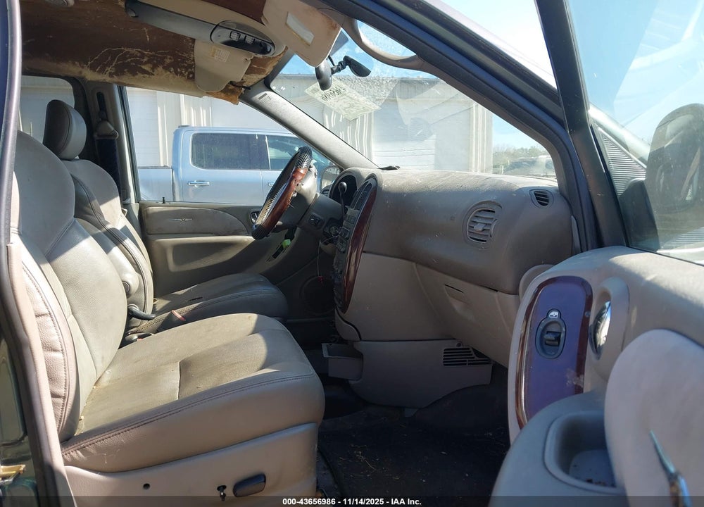 2003 CHRYSLER TOWN & COUNTRY LIMITED VIN: 2C8GT64LX3R268253