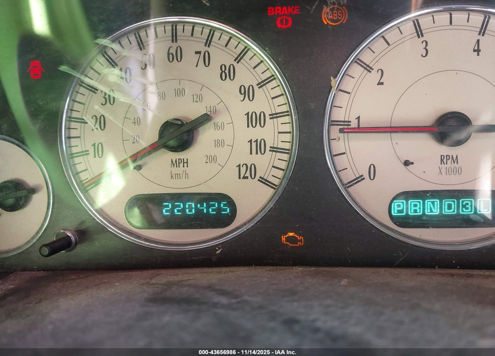 2003 CHRYSLER TOWN & COUNTRY LIMITED VIN: 2C8GT64LX3R268253