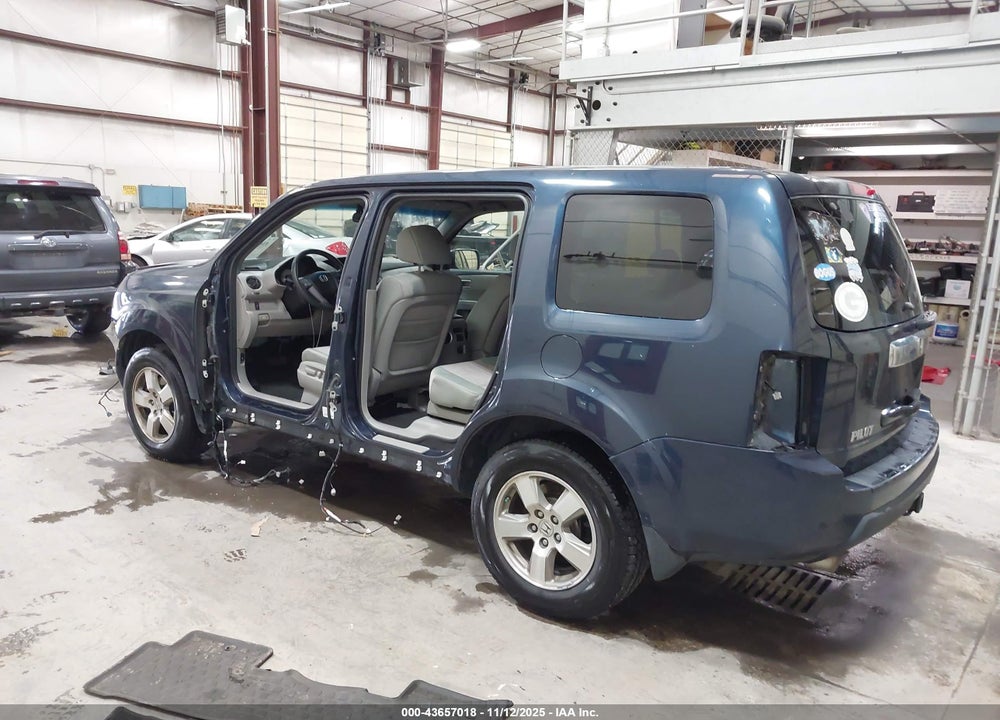2010 HONDA PILOT EX VIN: 5FNYF4H43AB010332