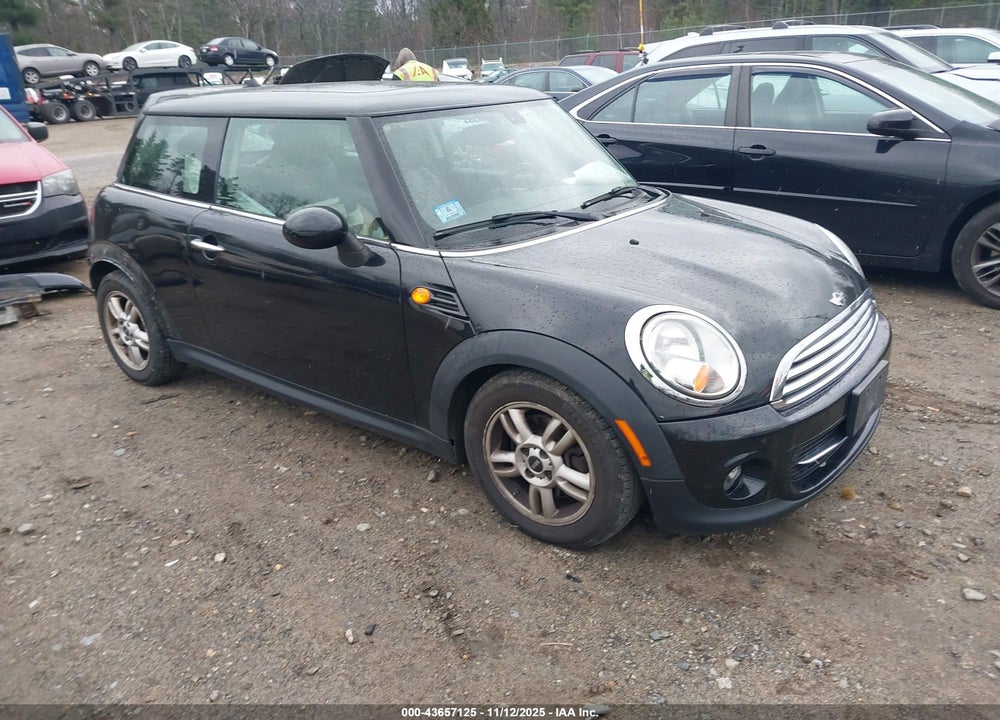 2013 MINI HARDTOP COOPER VIN: WMWSU3C55DT373915