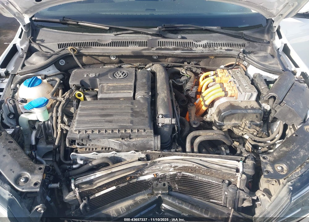 2013 VOLKSWAGEN JETTA HYBRID SEL PREMIUM VIN: 3VW637AJ9DM284486
