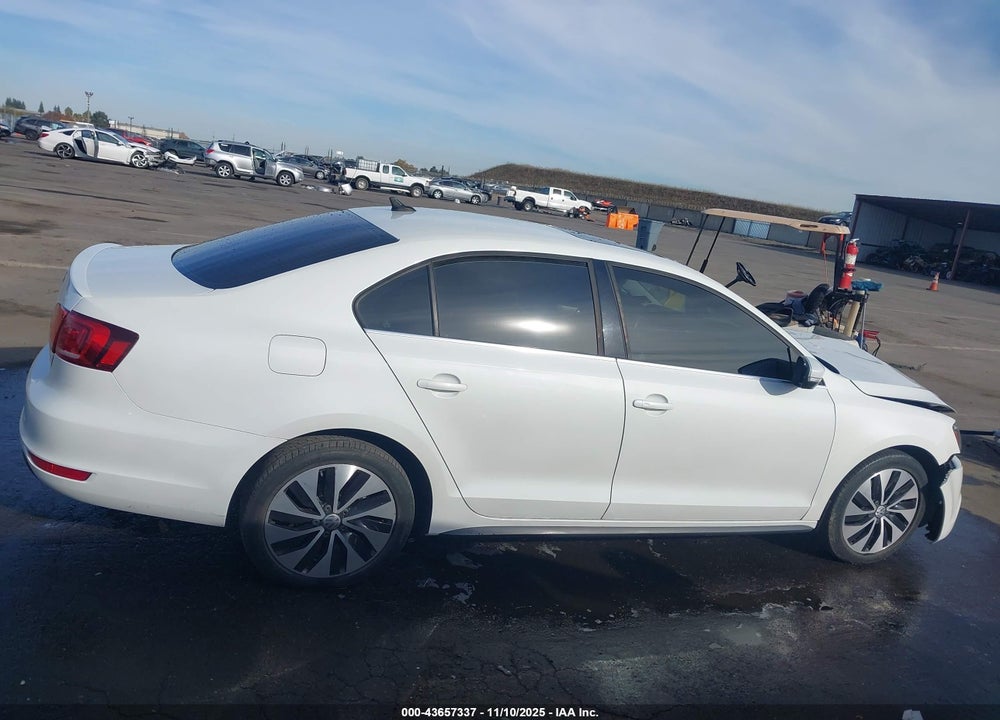 2013 VOLKSWAGEN JETTA HYBRID SEL PREMIUM VIN: 3VW637AJ9DM284486