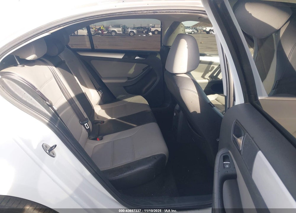 2013 VOLKSWAGEN JETTA HYBRID SEL PREMIUM VIN: 3VW637AJ9DM284486