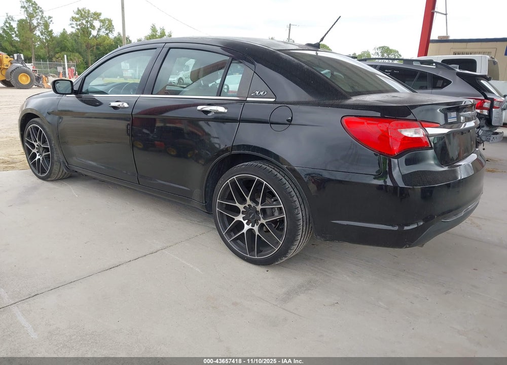 2013 CHRYSLER 200 LIMITED VIN: 1C3CCBCG5DN515551