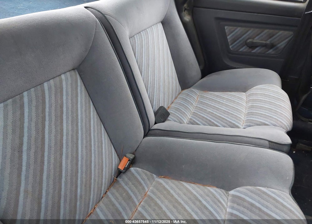 1989 VOLKSWAGEN CABRIOLET VIN: WVWCA0153KKO31318