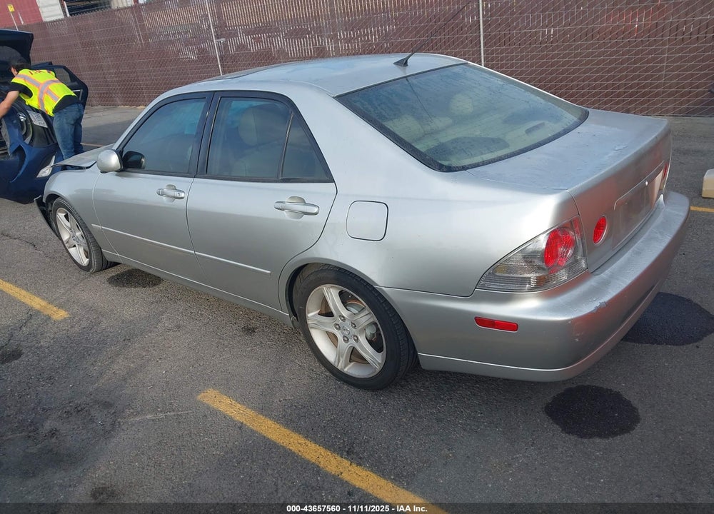 2001 LEXUS IS 300 VIN: JTHBD182910002144