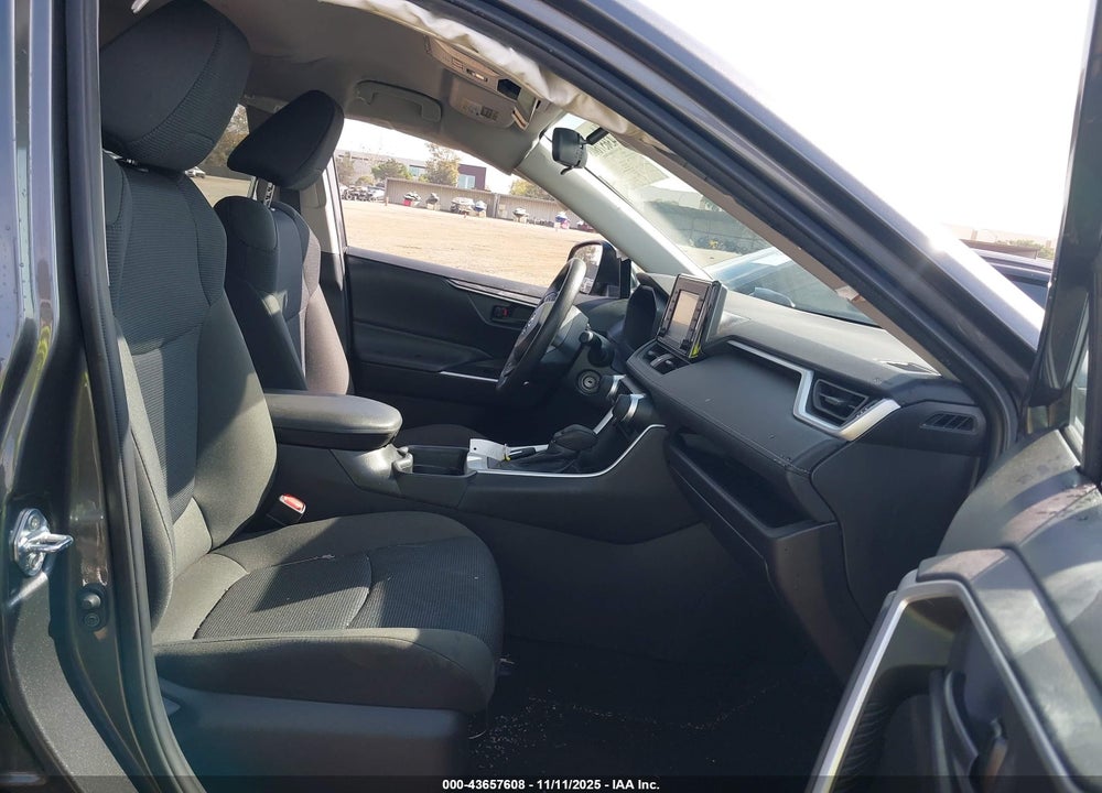 2021 TOYOTA RAV4 LE VIN: 2T3H1RFV0MC165041