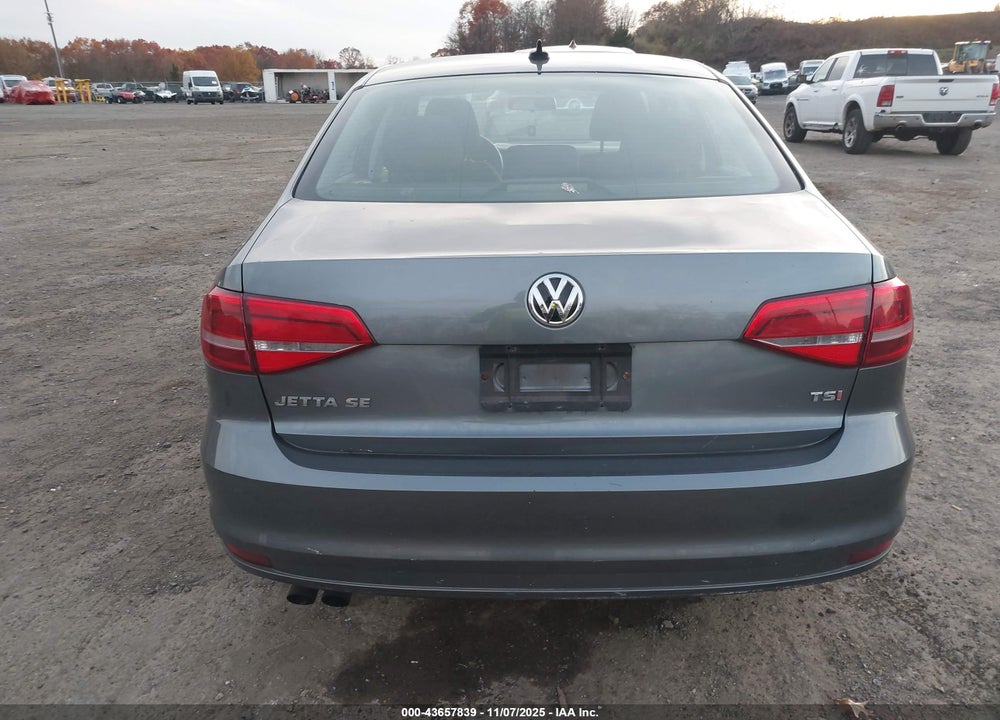 2015 VOLKSWAGEN JETTA 1.8T SE VIN: 3VWD17AJ7FM213268
