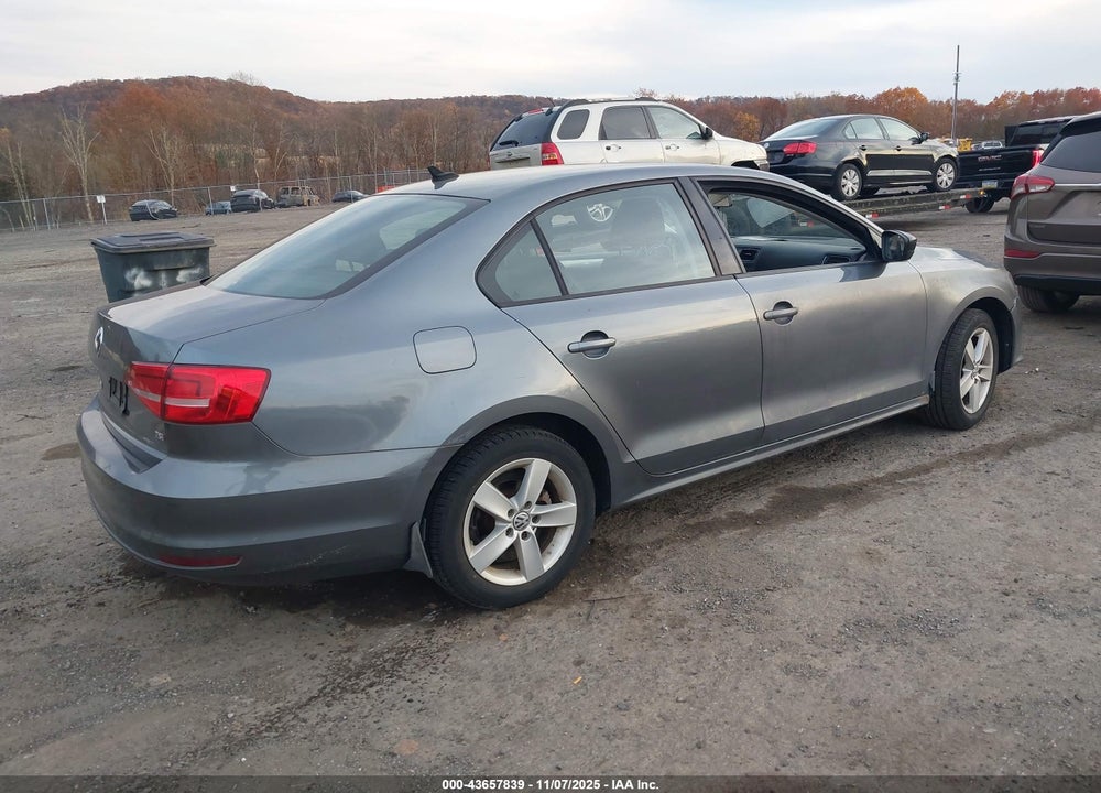 2015 VOLKSWAGEN JETTA 1.8T SE VIN: 3VWD17AJ7FM213268