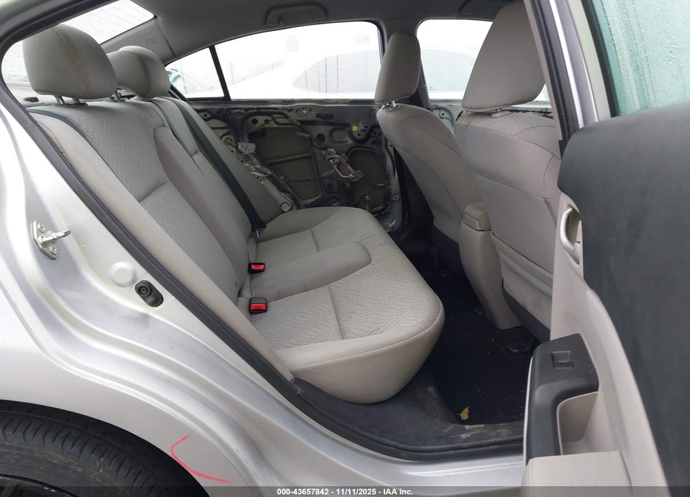 2015 HONDA CIVIC LX VIN: 2HGFB2F57FH551115