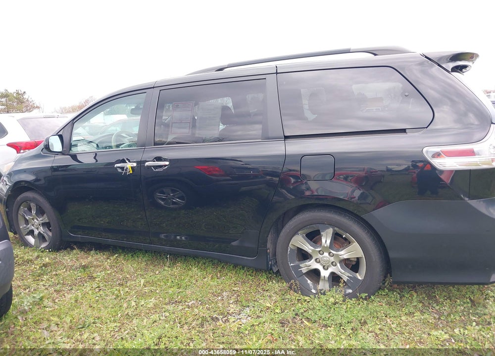 2013 TOYOTA SIENNA SE 8 PASSENGER VIN: 5TDXK3DC5DS310775