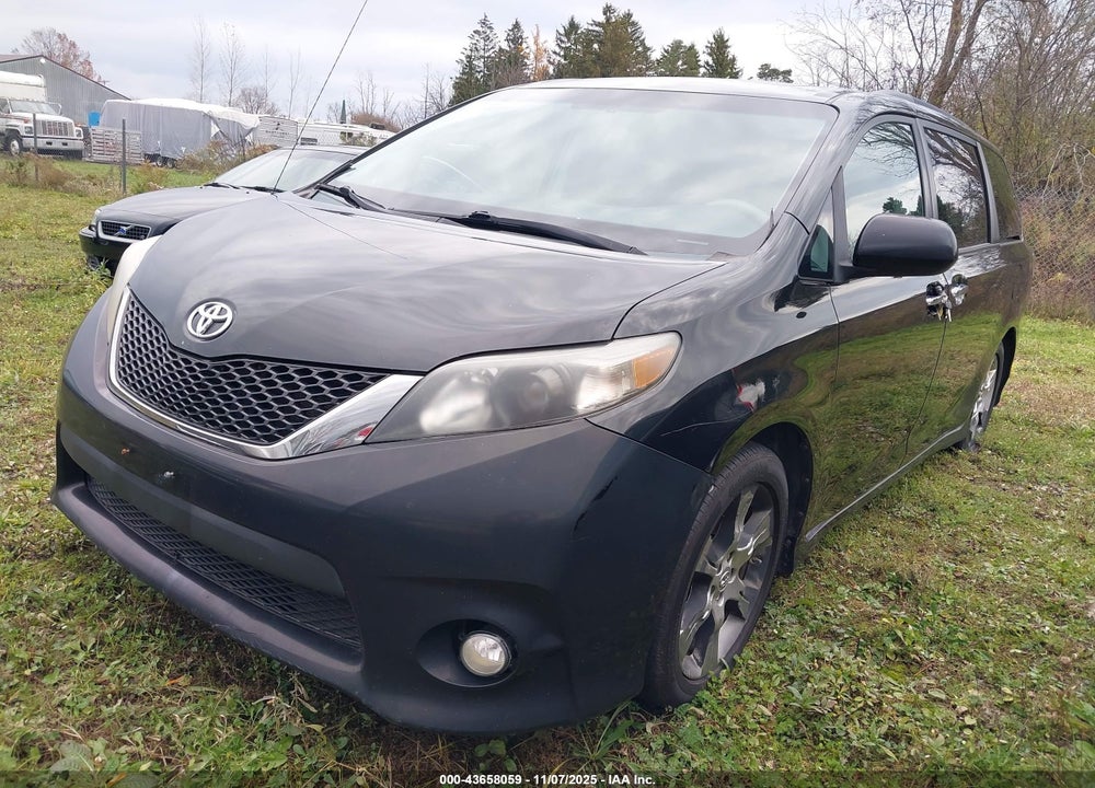 2013 TOYOTA SIENNA SE 8 PASSENGER VIN: 5TDXK3DC5DS310775