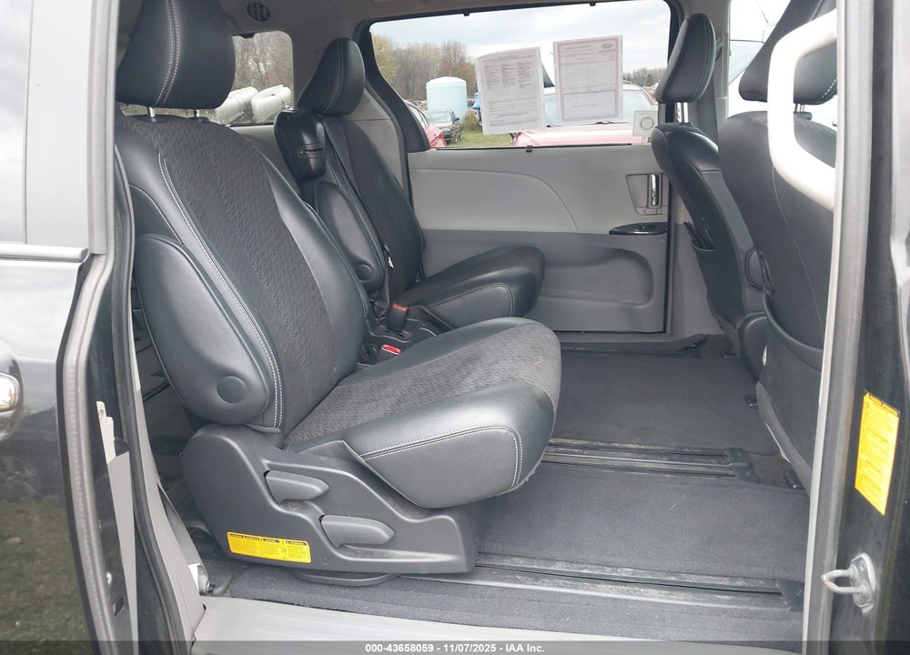 2013 TOYOTA SIENNA SE 8 PASSENGER VIN: 5TDXK3DC5DS310775