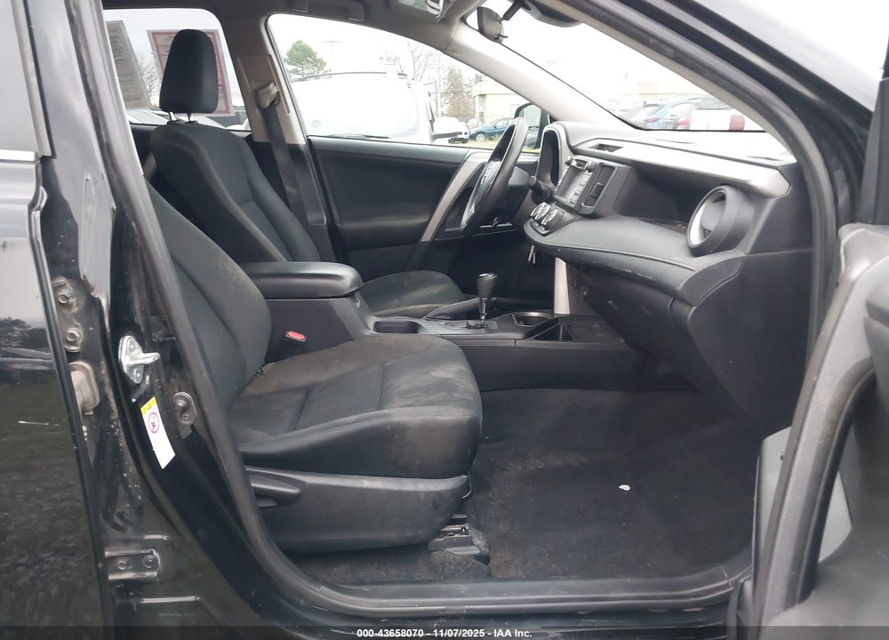 2018 TOYOTA RAV4 LE VIN: 2T3BFREV1JW759074