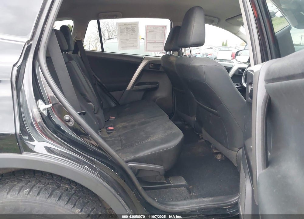 2018 TOYOTA RAV4 LE VIN: 2T3BFREV1JW759074