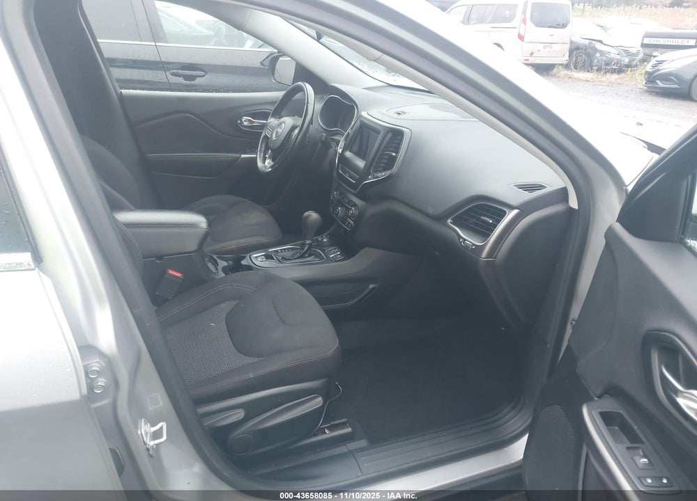 2019 JEEP CHEROKEE LATITUDE 4X4 VIN: 1C4PJMCX2KD342122