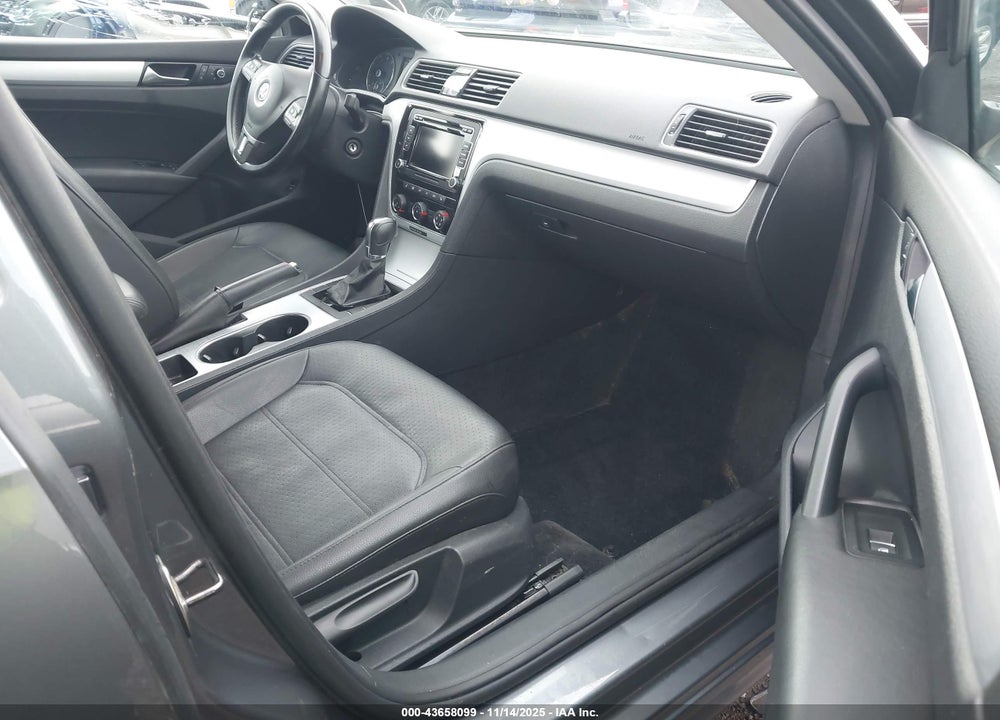 2013 VOLKSWAGEN PASSAT VIN: 1VWBH7A39DC060217