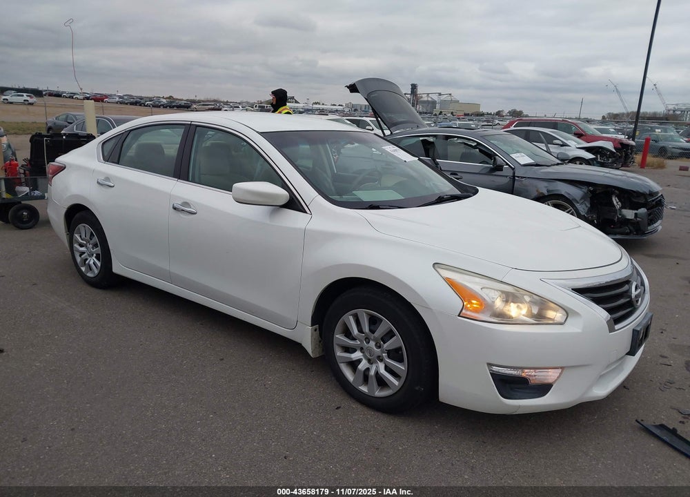 2014 NISSAN ALTIMA 2.5 S VIN: 1N4AL3AP4EN200002