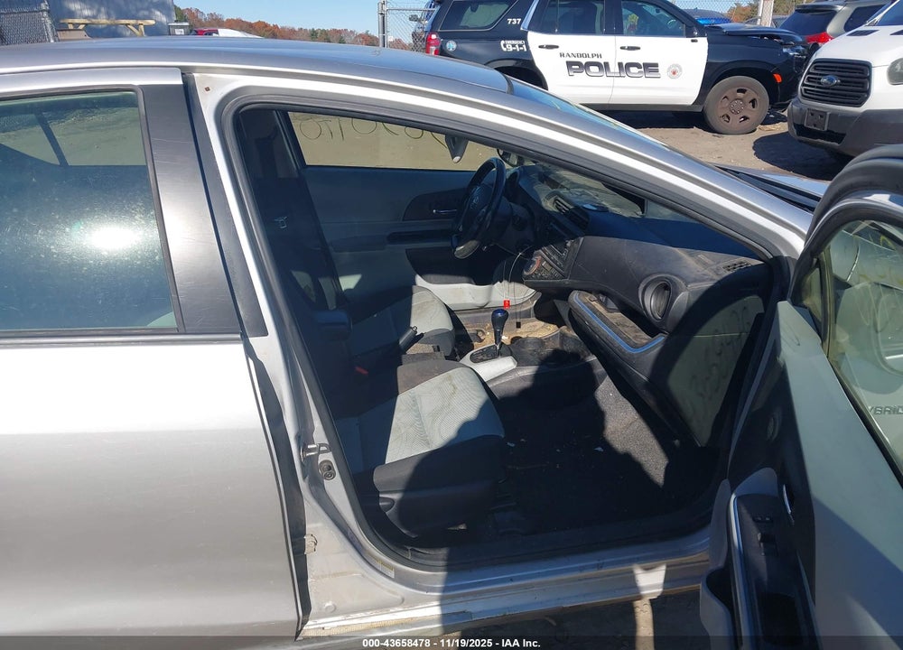2013 TOYOTA PRIUS C TWO VIN: JTDKDTB38D1539911