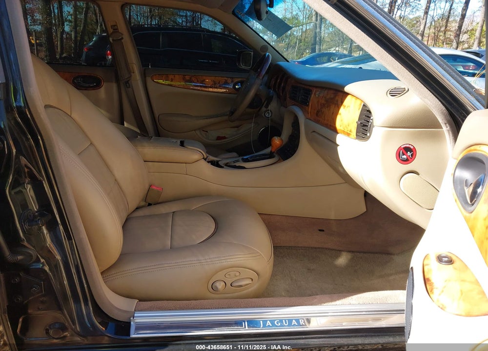 1998 JAGUAR XJ8 VANDEN PLAS VIN: SAJKX6248WC842326