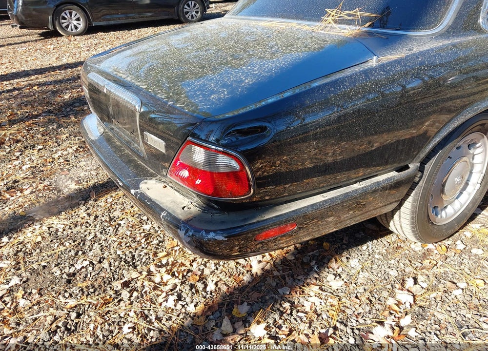 1998 JAGUAR XJ8 VANDEN PLAS VIN: SAJKX6248WC842326