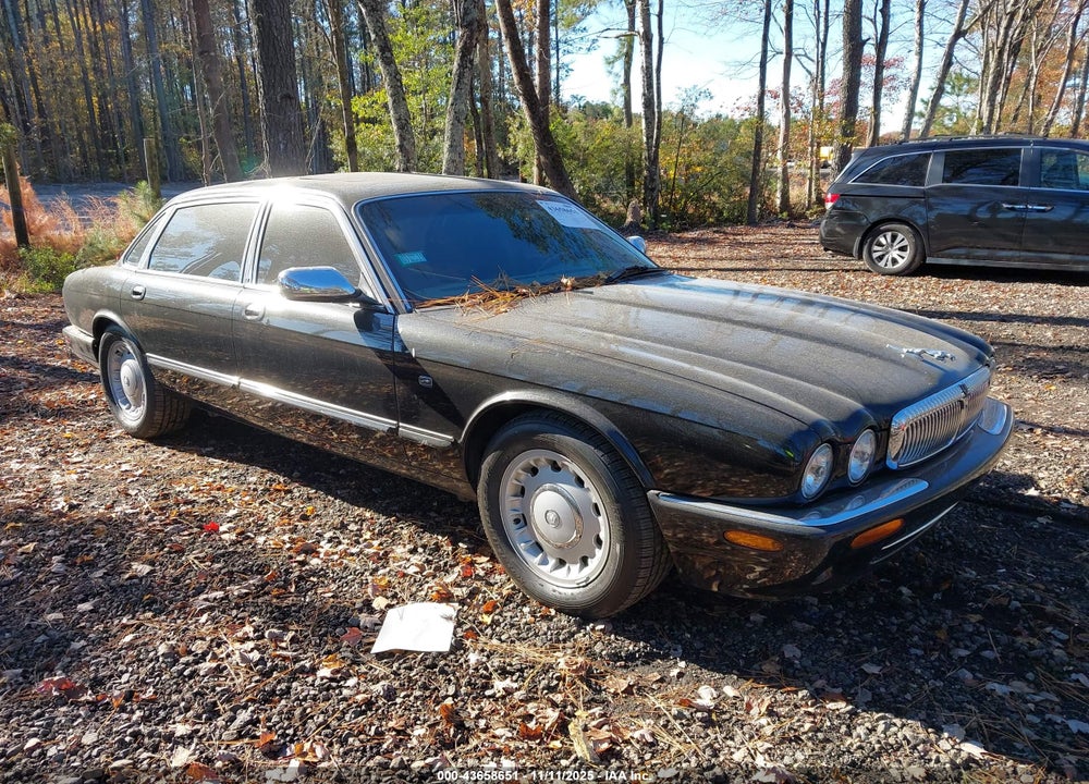 1998 JAGUAR XJ8 VANDEN PLAS VIN: SAJKX6248WC842326