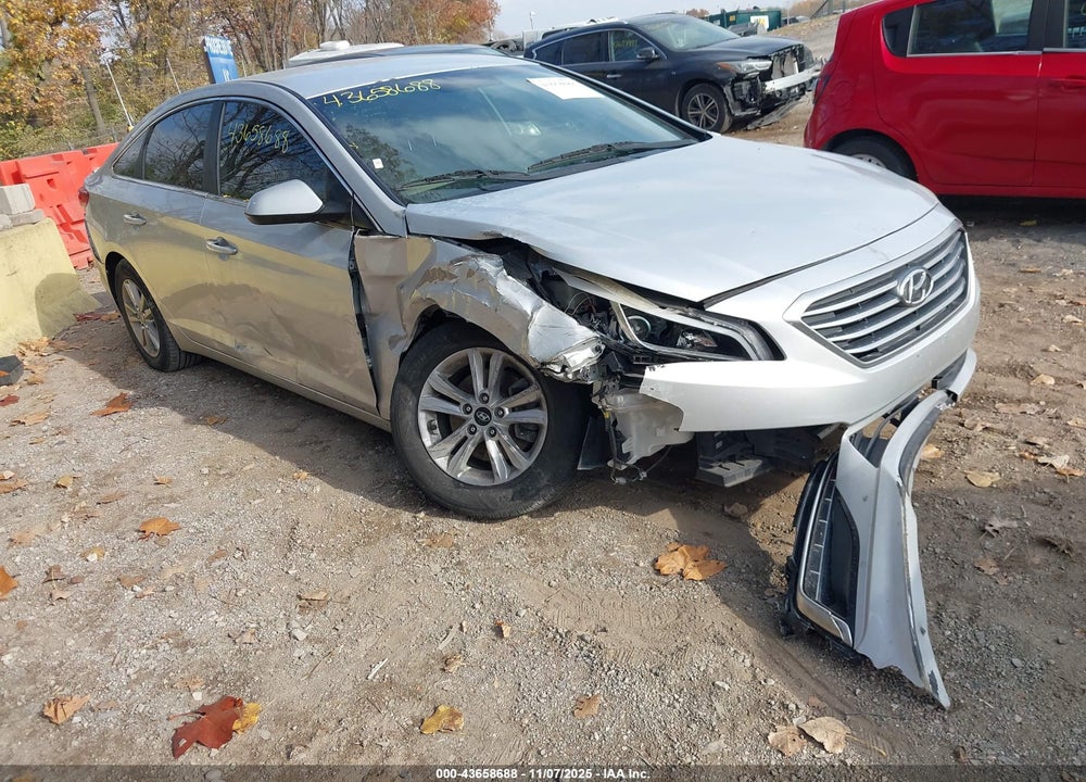 2015 HYUNDAI SONATA SE VIN: 5NPE24AF9FH087306