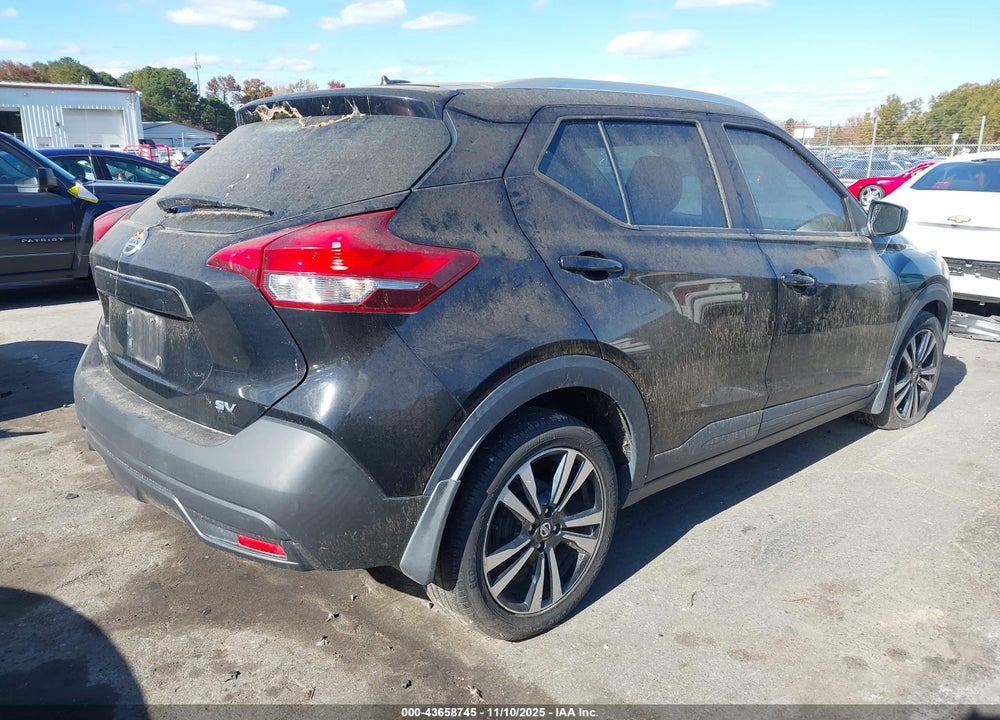 2018 NISSAN KICKS SV VIN: 3N1CP5CUXJL520038