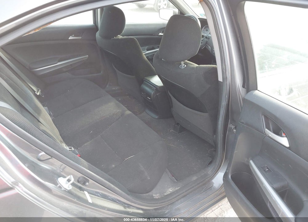 2010 HONDA ACCORD 2.4 EX VIN: 1HGCP2F70AA099263