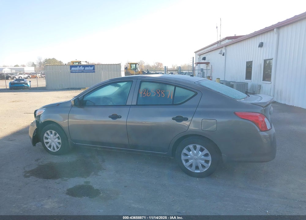 2016 NISSAN VERSA 1.6 S+ VIN: 3N1CN7AP1GL880192