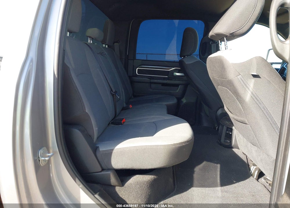 2024 RAM 2500 BIG HORN 4X4 6'4 BOX VIN: 3C6UR5DL0RG246006