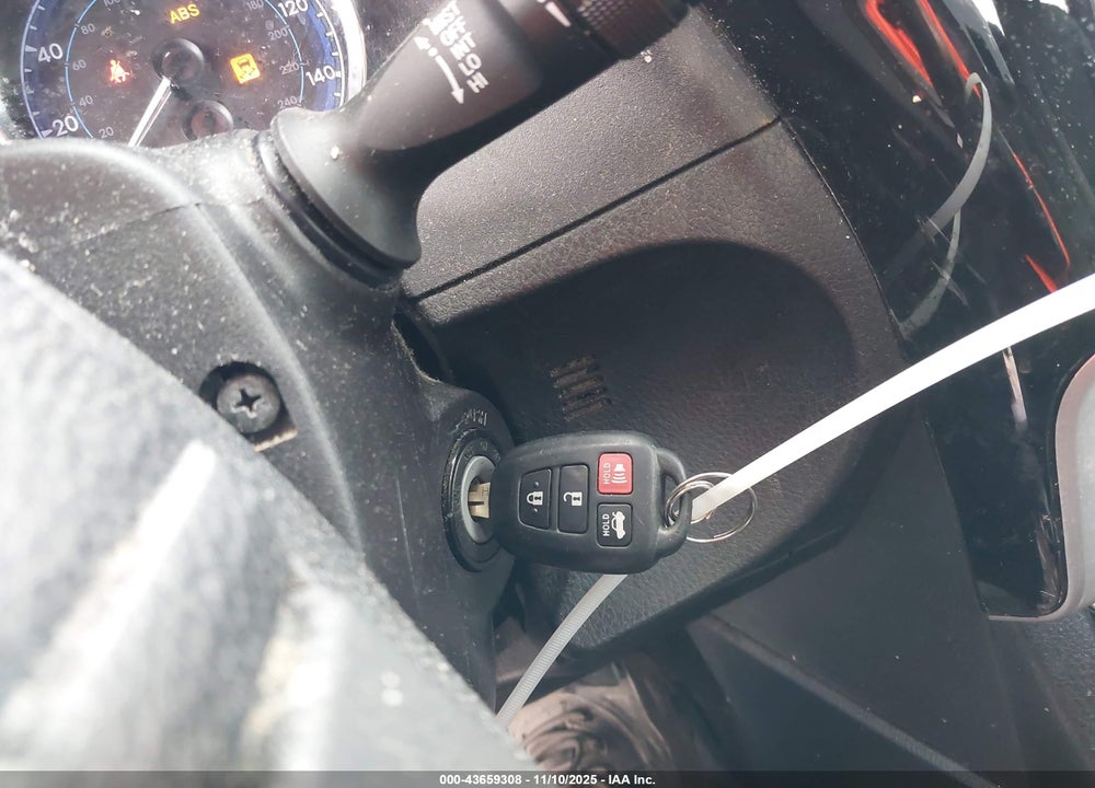 2018 TOYOTA COROLLA LE VIN: 2T1BURHE9JC027822