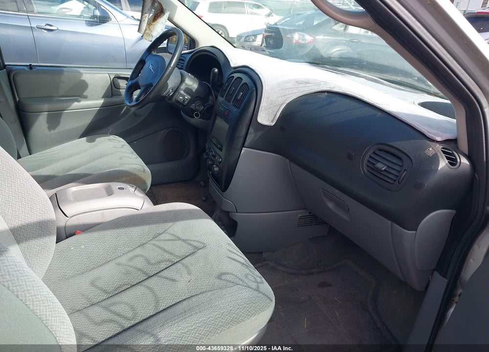 2005 CHRYSLER TOWN & COUNTRY TOURING VIN: 2C4GP54L25R284241