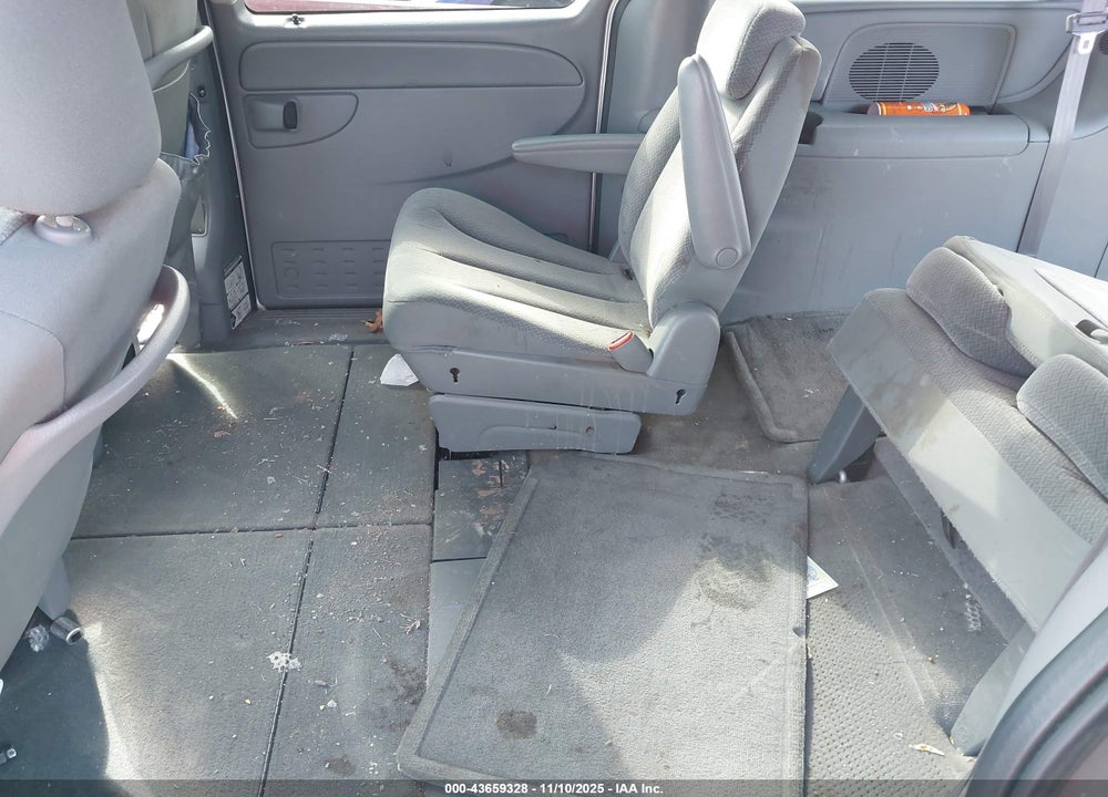 2005 CHRYSLER TOWN & COUNTRY TOURING VIN: 2C4GP54L25R284241