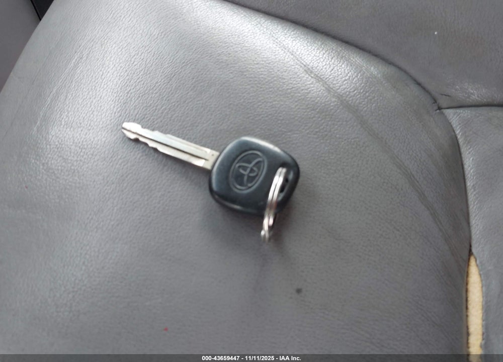 2009 TOYOTA SIENNA XLE VIN: 5TDZK22C99S254014