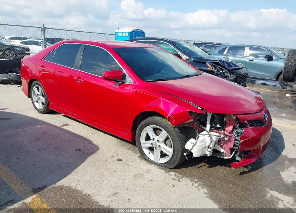 2014 TOYOTA CAMRY SE VIN: 4T1BF1FK5EU790140