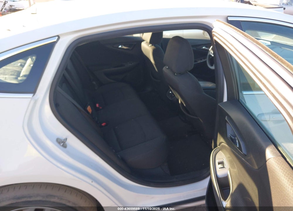 2018 CHEVROLET MALIBU LT VIN: 1G1ZD5ST7JF266073