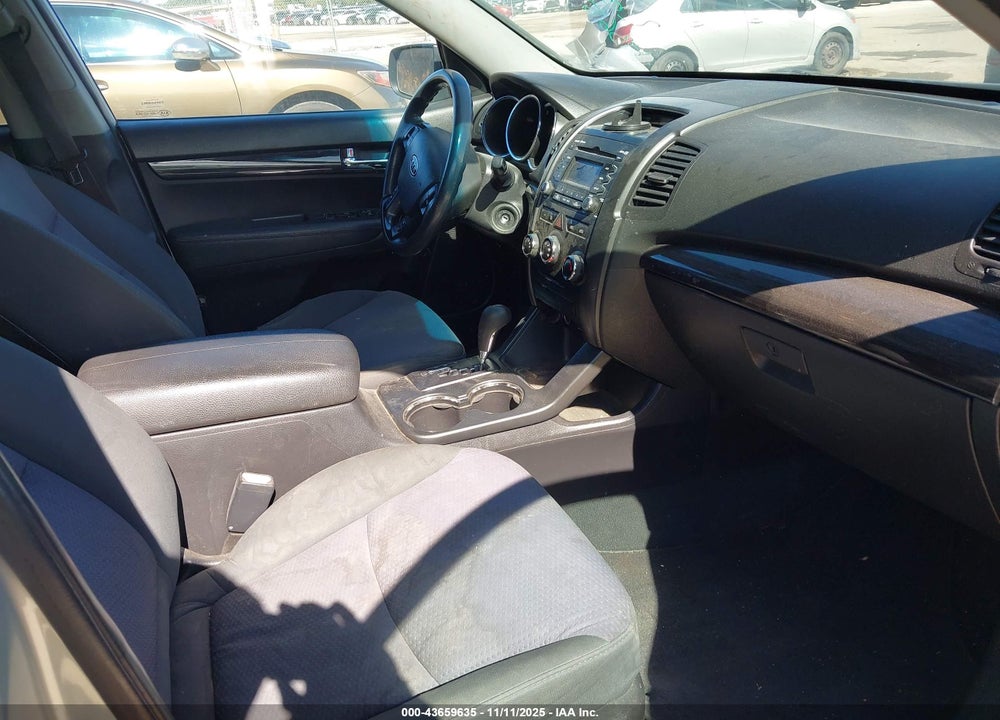 2012 KIA SORENTO LX VIN: 5XYKT3A17CG223840