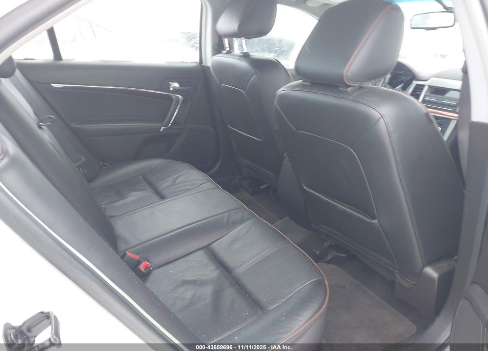 2011 LINCOLN MKZ VIN: 3LNHL2GC6BR761829
