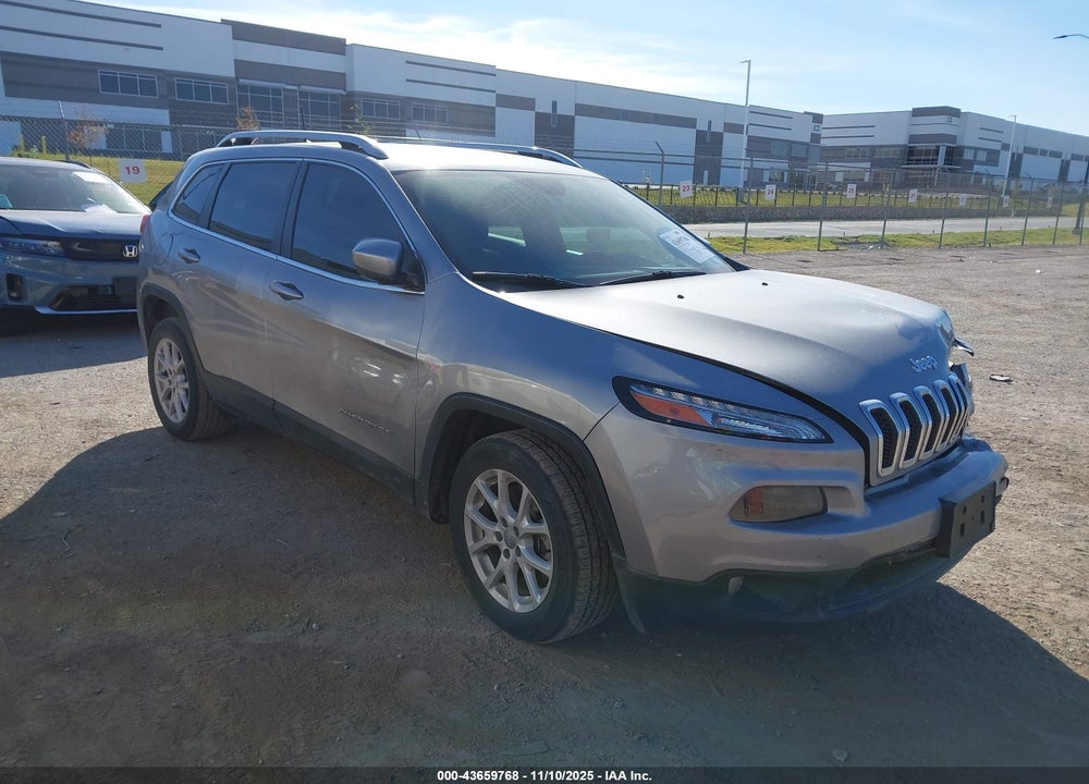 2017 JEEP CHEROKEE LATITUDE FWD VIN: 1C4PJLCB0HW573967